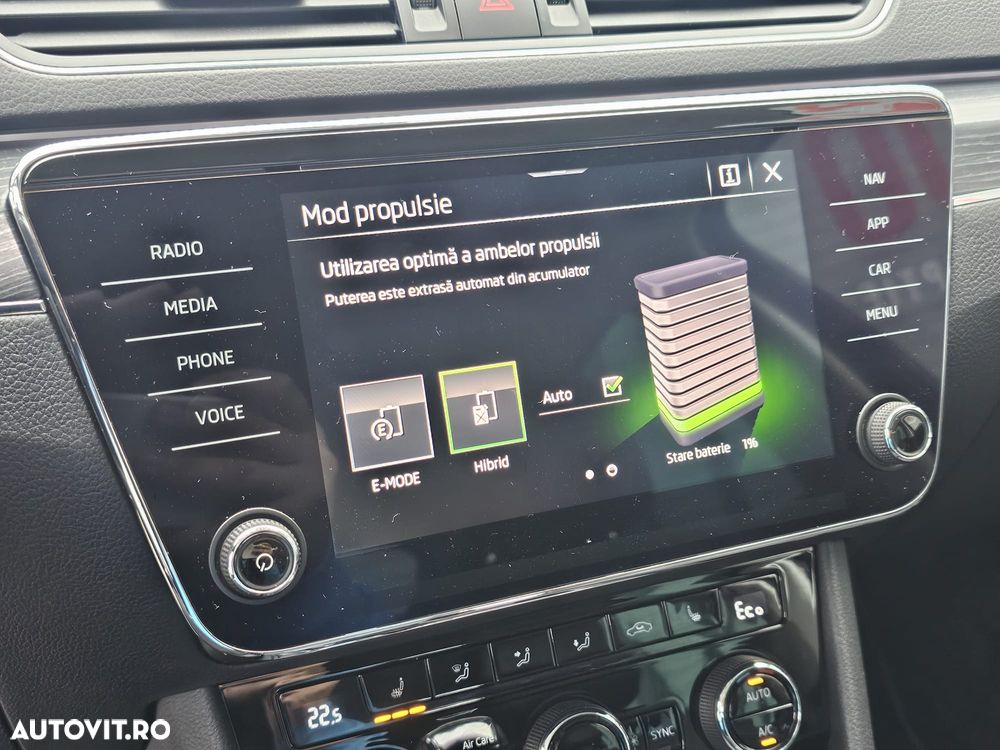 Skoda Superb 1.4 TSI iV DSG Sportline - 25