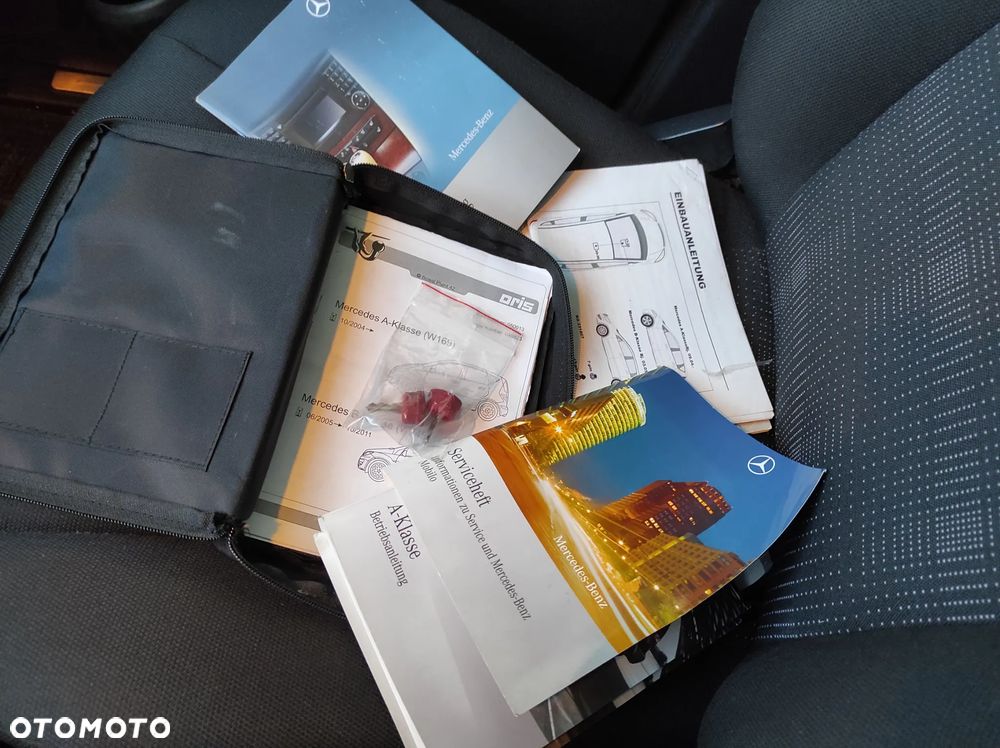 Mercedes-Benz Klasa A 160 BlueEFFICIENCY Special Edition - 24