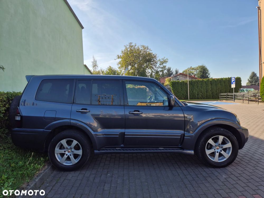 Mitsubishi Pajero - 7