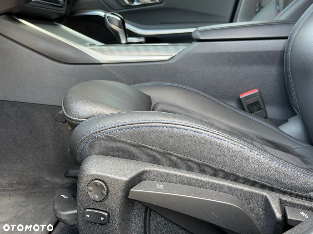 BMW Seria 3 320d M Sport - 20