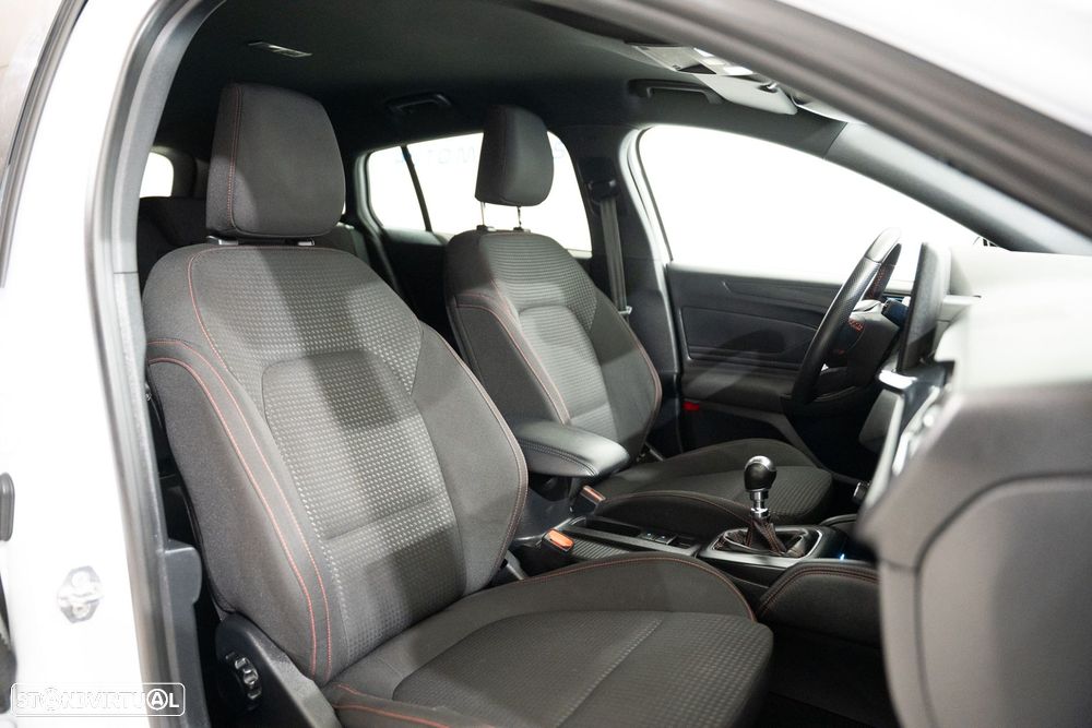 Ford Focus SW 1.0 EcoBoost MHEV ST-Line X - 24