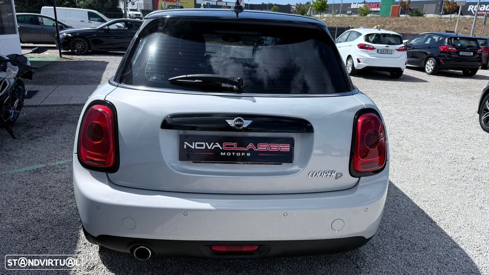 MINI 5 Portas Cooper D Auto - 7