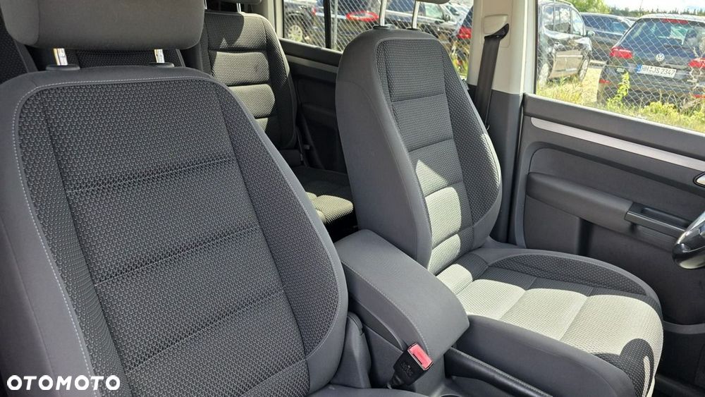 Volkswagen Touran - 18