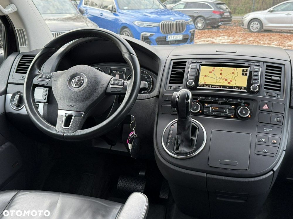 Volkswagen Multivan - 26