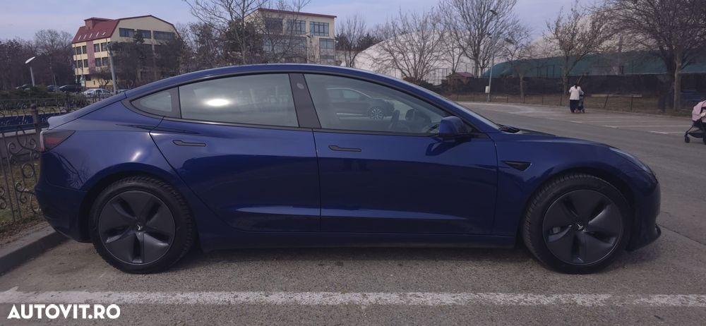 Tesla Model 3 Standard Reichweite Plus Hinterradantrieb - 5