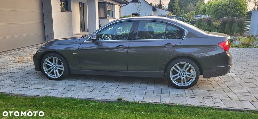 BMW Seria 3 320i Luxury Line - 7