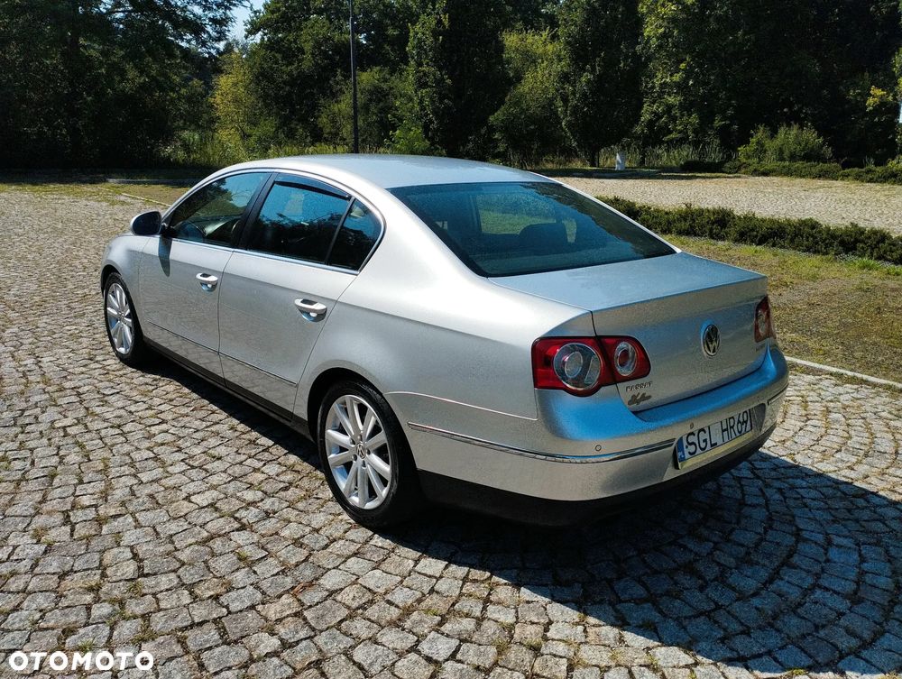 Volkswagen Passat 2.0 TDI DSG Highline - 5