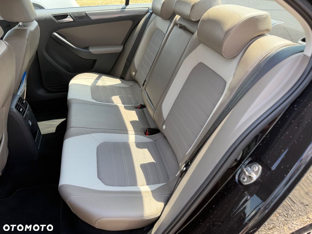 Volkswagen Jetta 1.4 TSI DSG Comfortline - 16