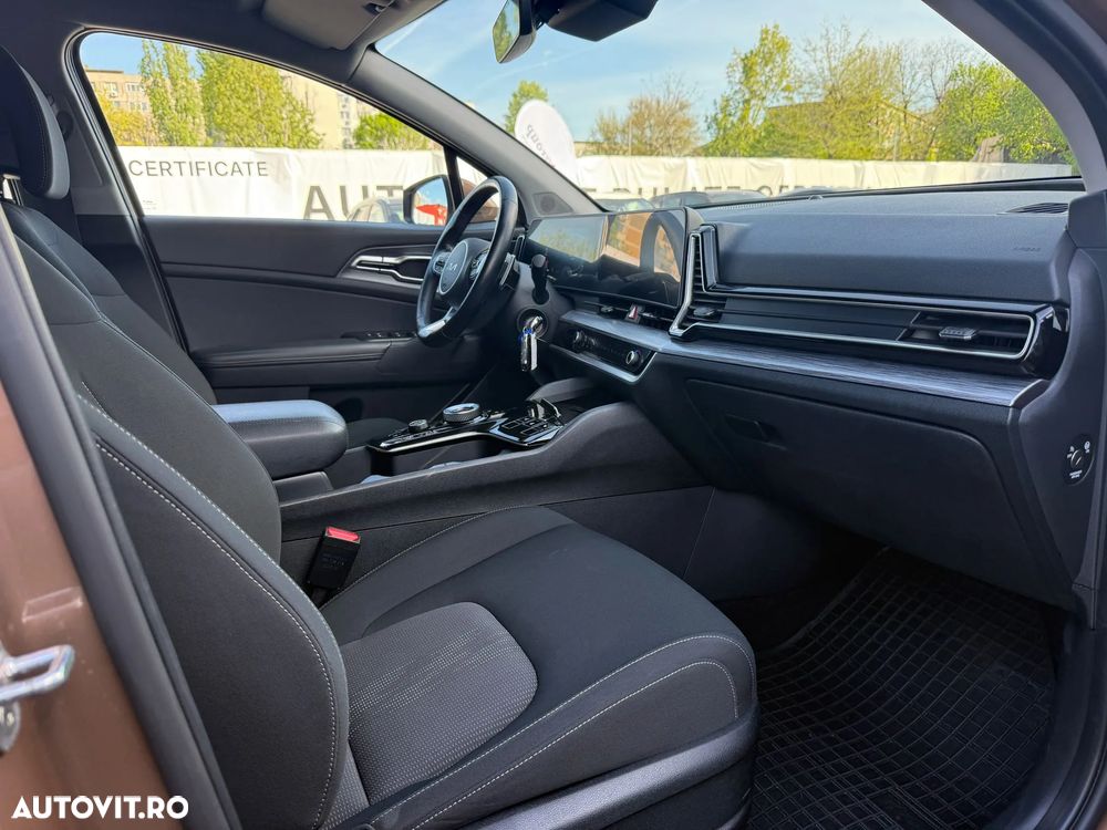 Kia Sportage 1.6 T-GDI MHEV 7DCT HP 4x4 Business Line - 31