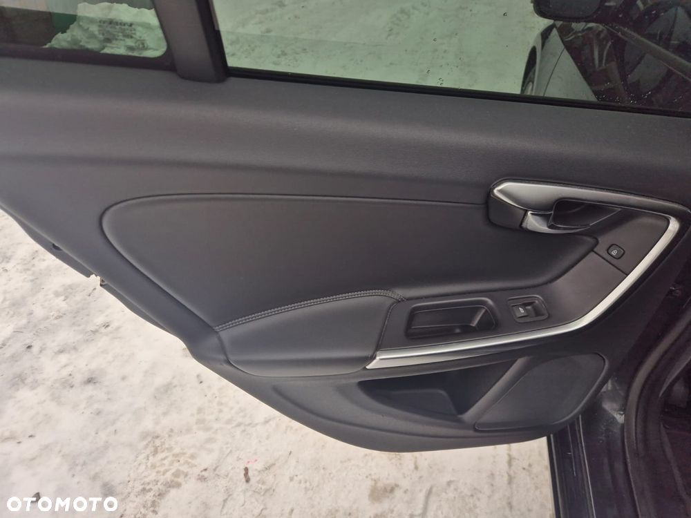 Volvo V60 D2 Geartronic Summum - 22