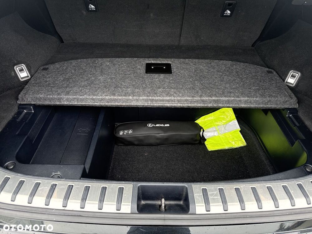 Lexus NX 300h Business Edition AWD - 25