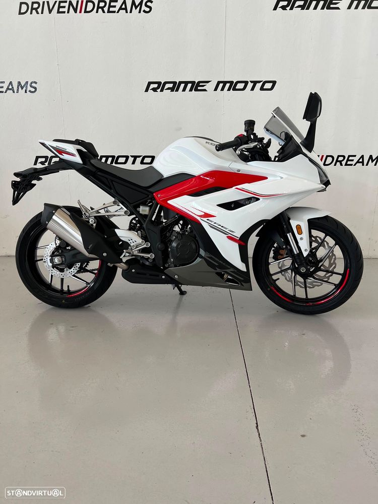 KOVE 350RR - CAMPEÃ MUNDIAL SUPERBIKES SSP300 2025 - 3