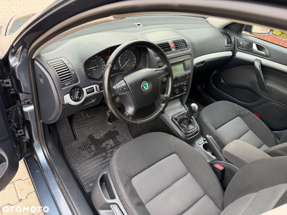 Skoda Octavia 1.6 Combi Ambiente - 31