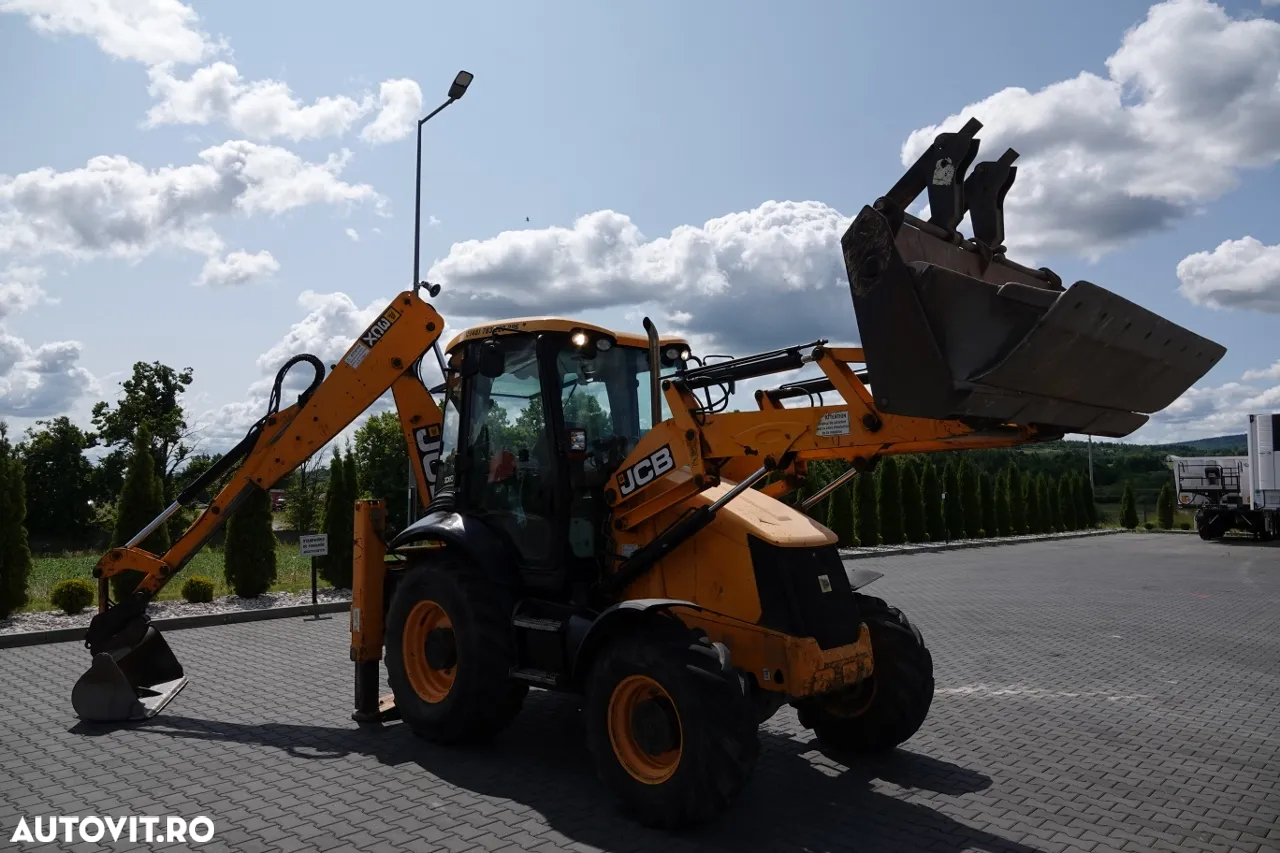 JCB 3CXCAEC / EXCAVATOR / MANETĂ DE SERVICIU / 2011 - 10