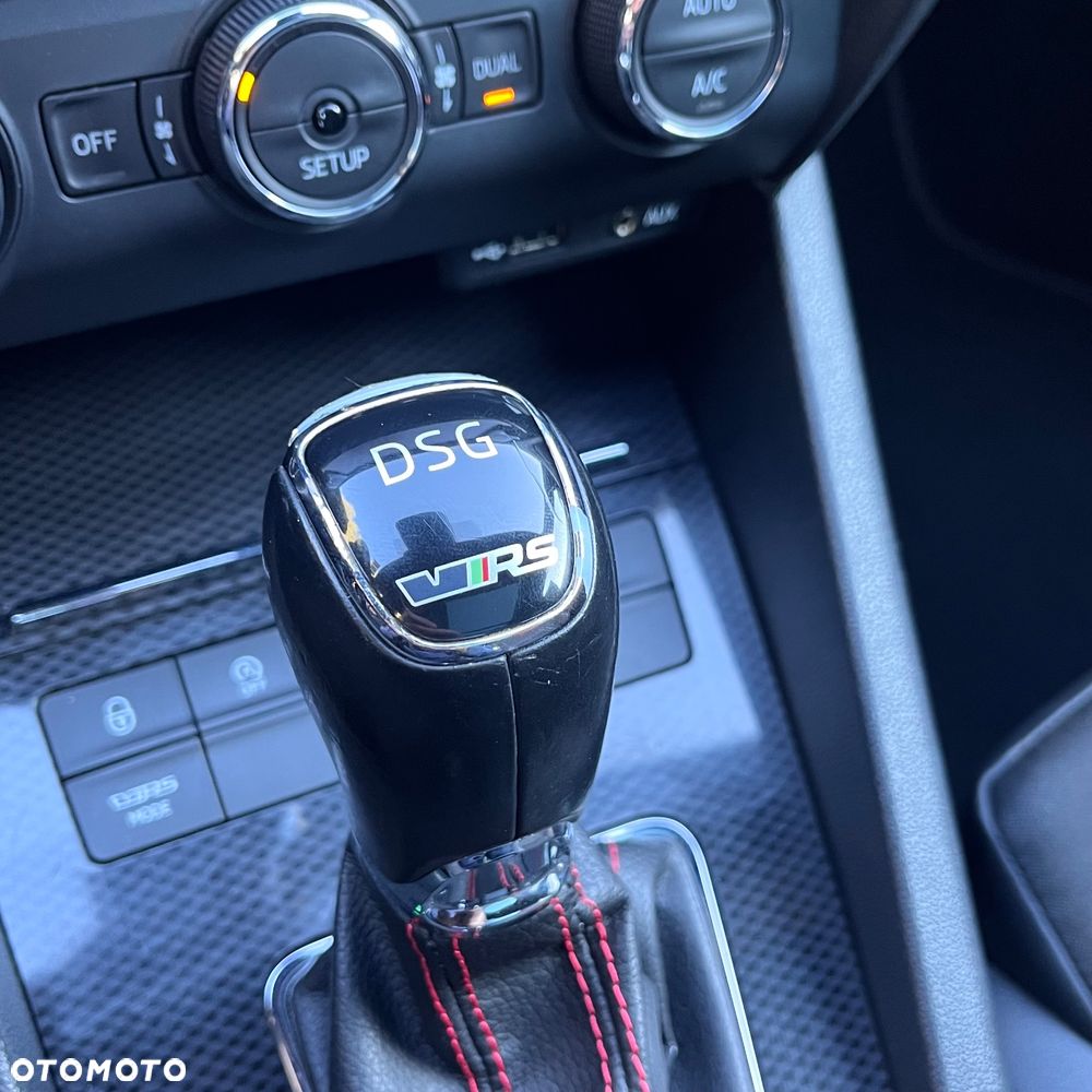 Skoda Octavia 2.0 TDI DSG RS - 8