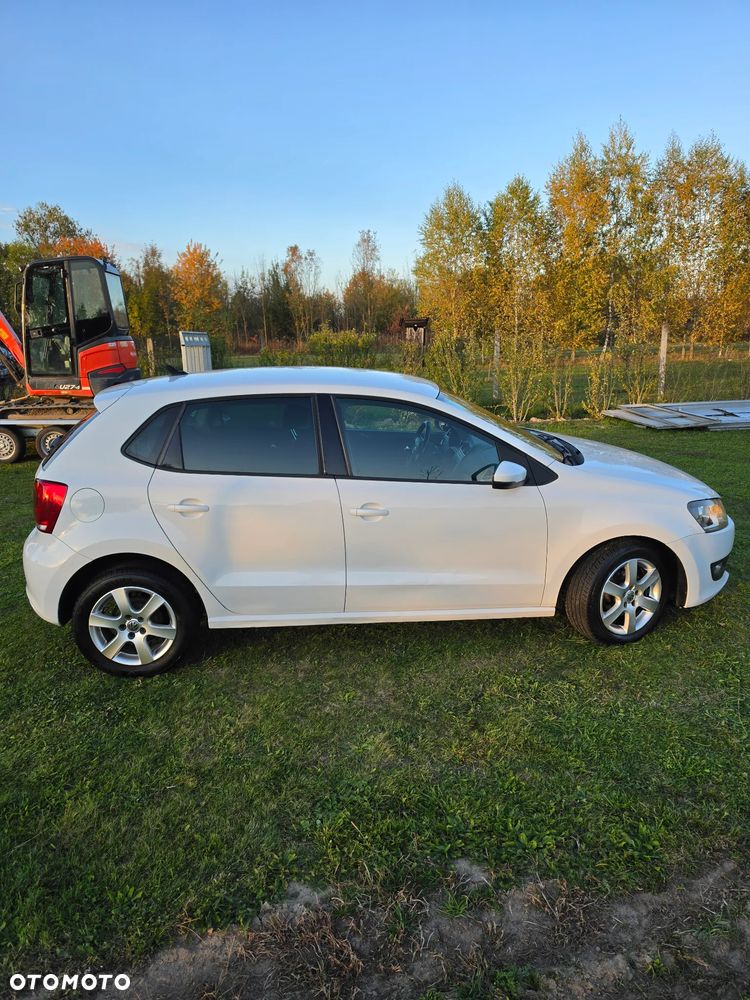Volkswagen Polo 2010 photo 4
