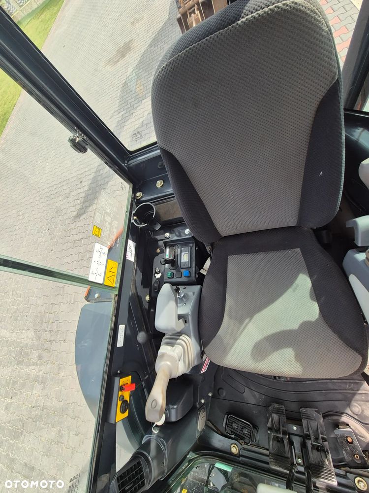 Hitachi ZX26U-6/2720kg/ Maszyna sprowadzona - 19