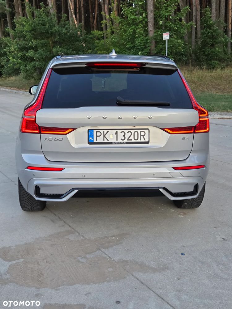 Volvo XC 60 B4 D Plus Dark - 3