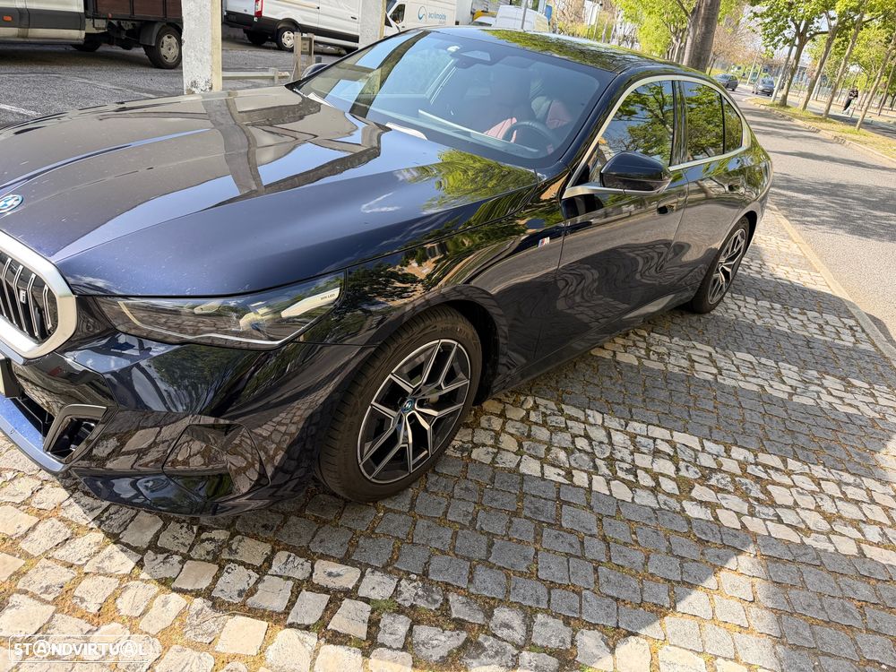 BMW i5 - 10