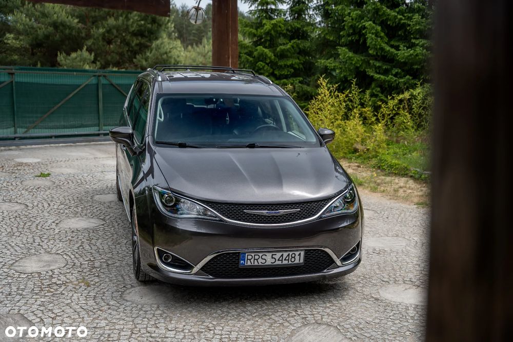 Chrysler Pacifica - 18