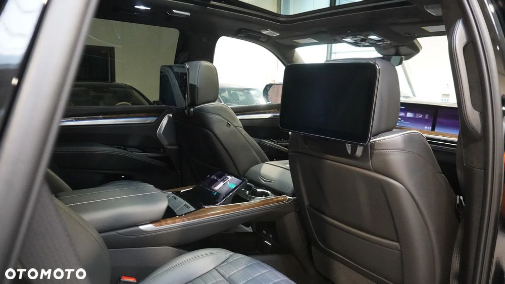 Cadillac Escalade 6.2 V8 AWD AT Platinum - 12