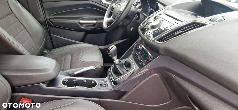 Ford Kuga - 32