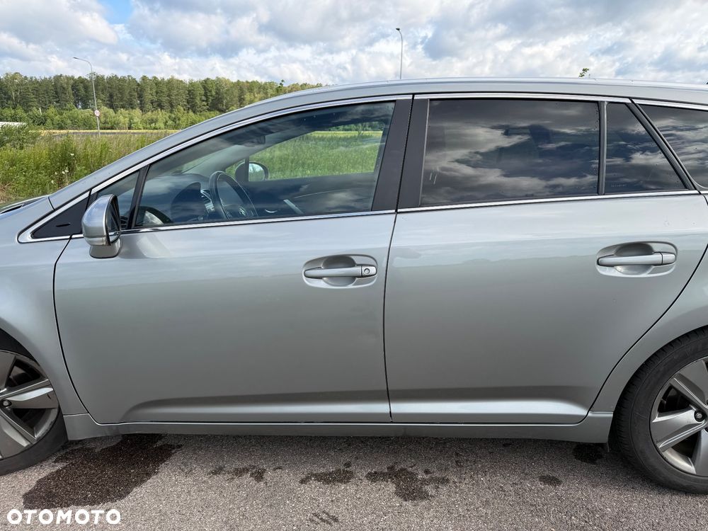 Toyota Avensis 2.0 D-4D Edition (2014) - 22