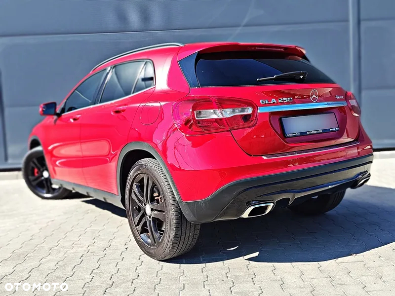 Mercedes-Benz GLA 250 4-Matic - 10