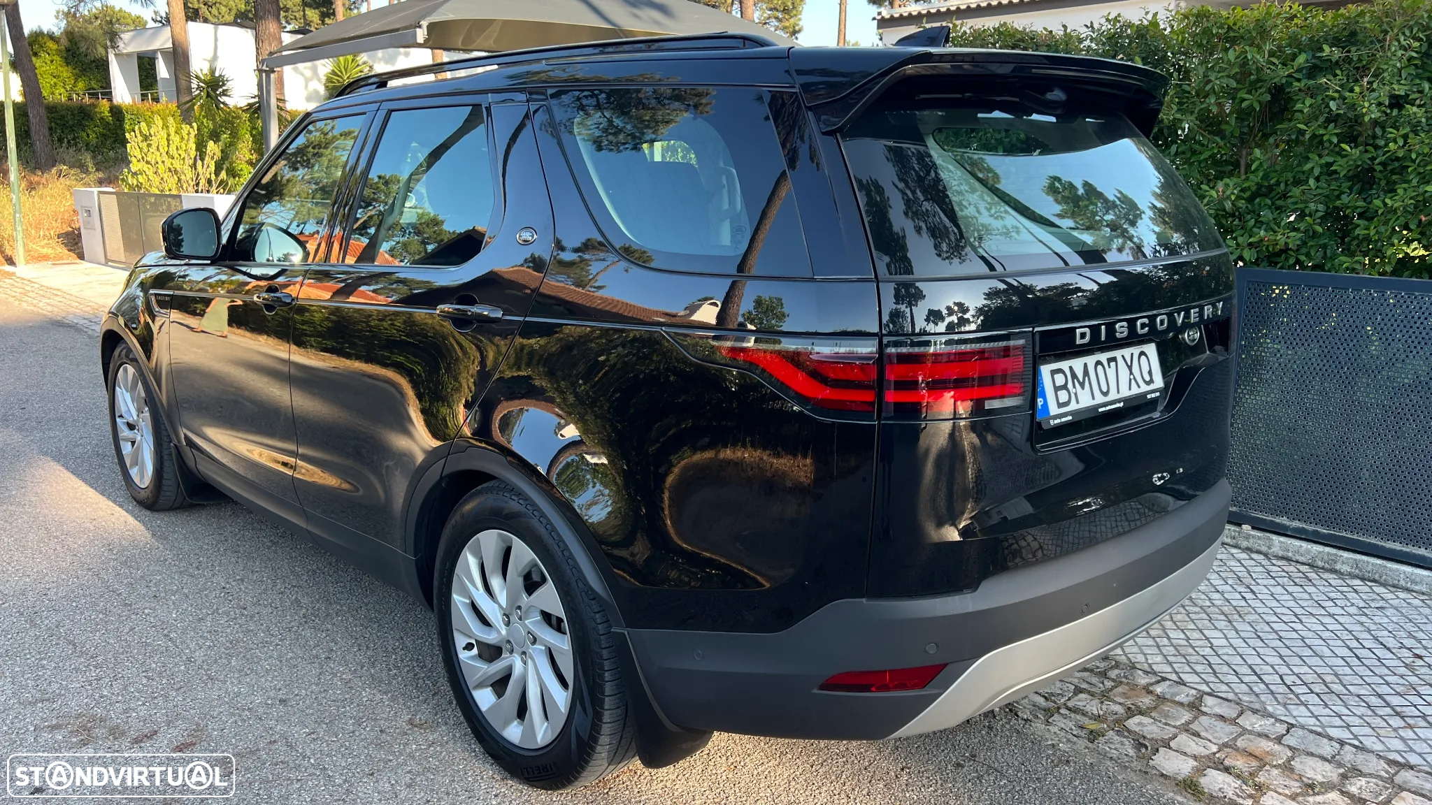 Land Rover Discovery 3.0 D300 AWD R-Dynamic HSE - 7