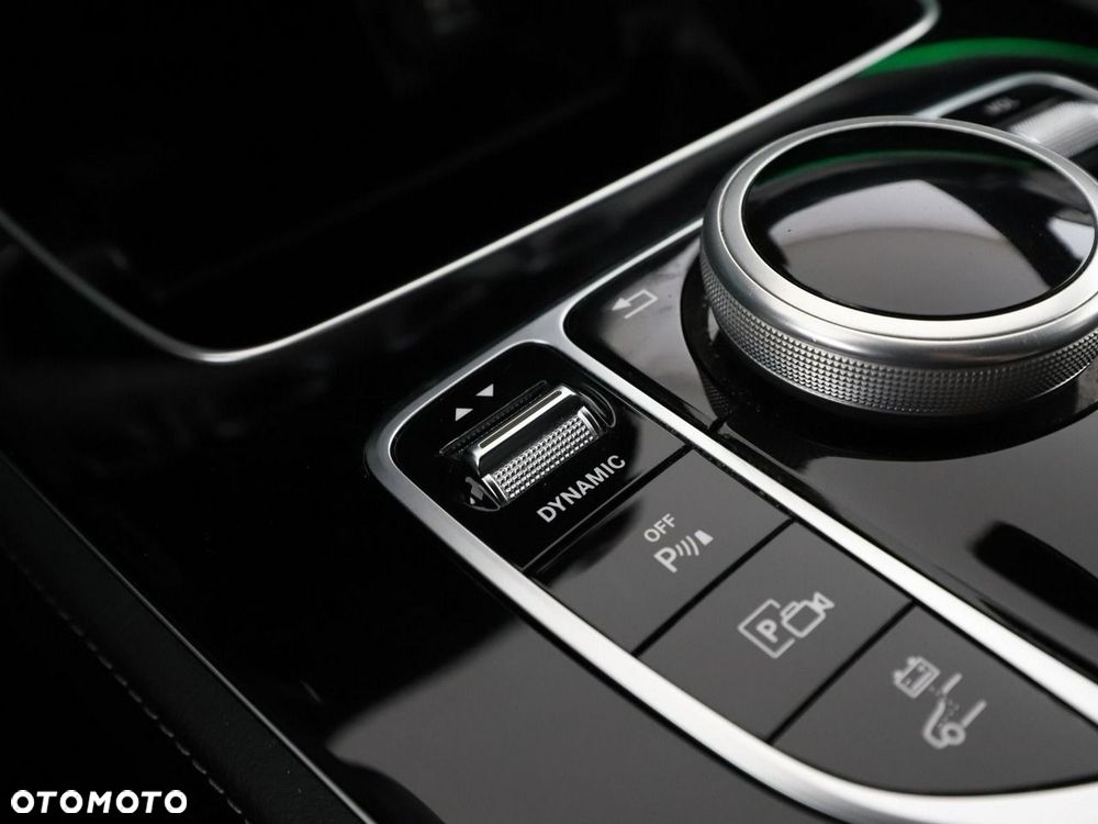 Mercedes-Benz Klasa E 300 de 9G-TRONIC Avantgarde - 32