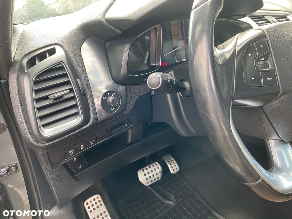 Citroën DS5 Hybrid4 EGS6 SoChic - 9