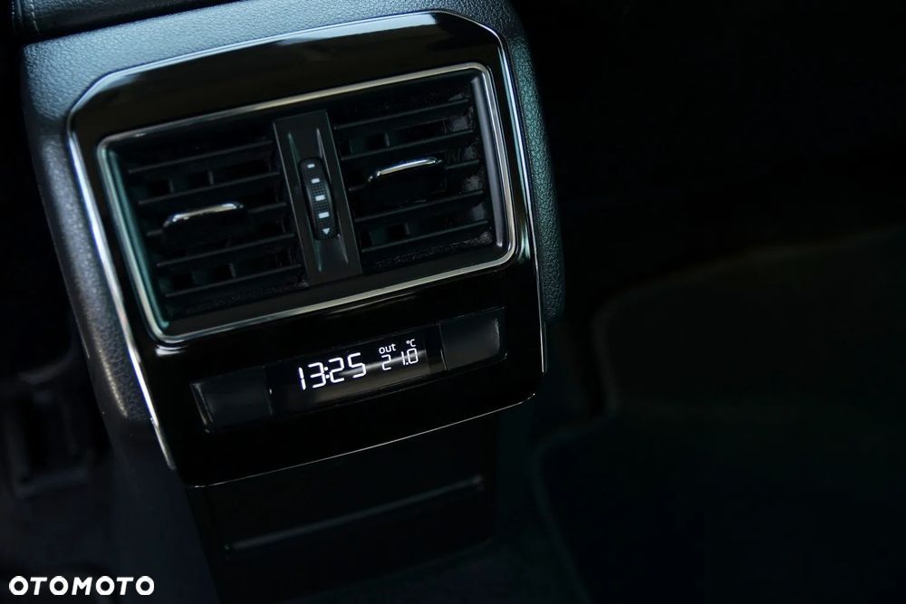 Skoda Superb 2.0 TDI DSG Ambition - 27