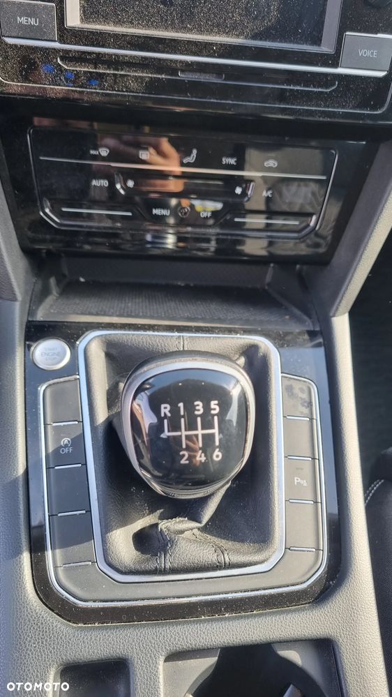 Volkswagen Passat - 33