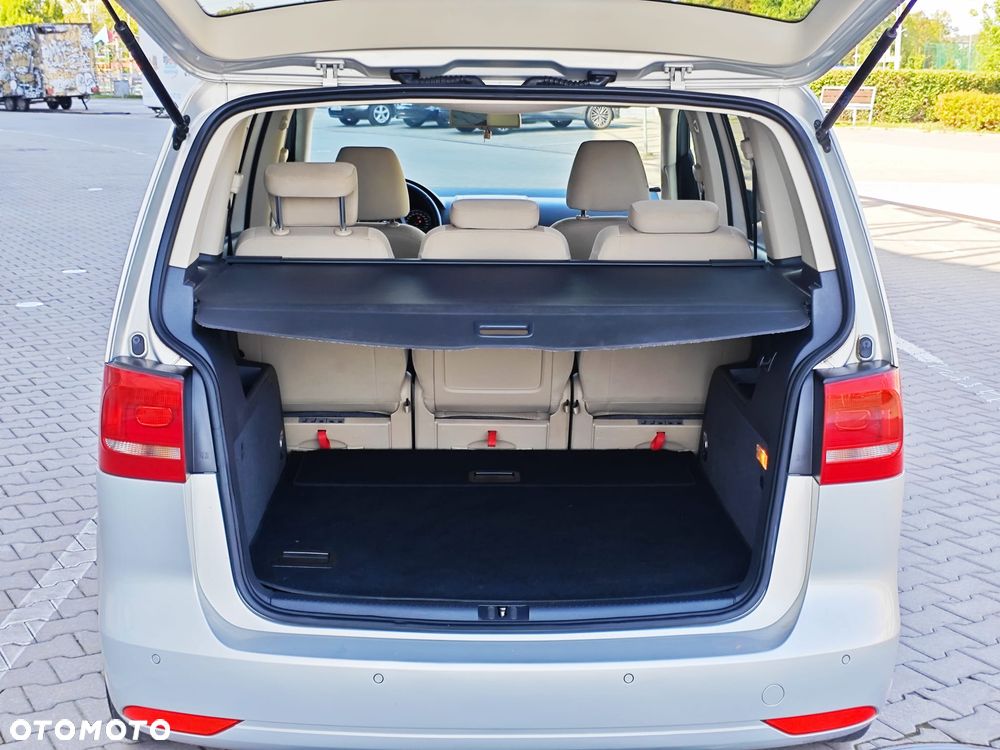 Volkswagen Touran 2.0 TDI Highline - 20