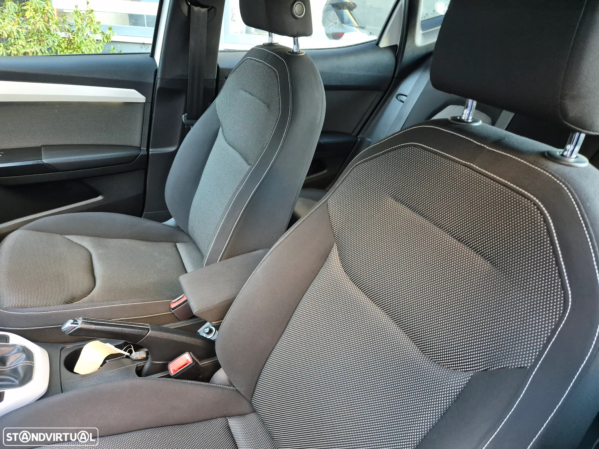 SEAT Arona 1.0 TSI Xcellence - 34