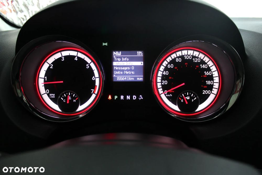 Dodge Grand Caravan - 8