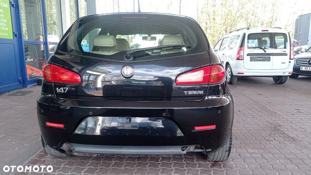 Alfa Romeo 147 1.6 Twin Spark ECO Distinctive - 15