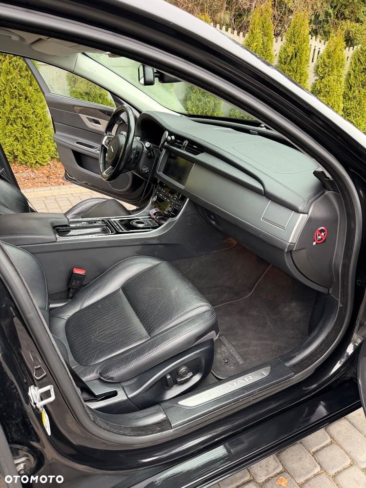 Jaguar XF 2.0 i4D AWD Portfolio - 12