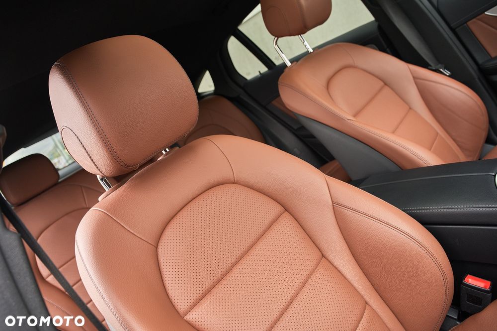 Mercedes-Benz GLC - 31