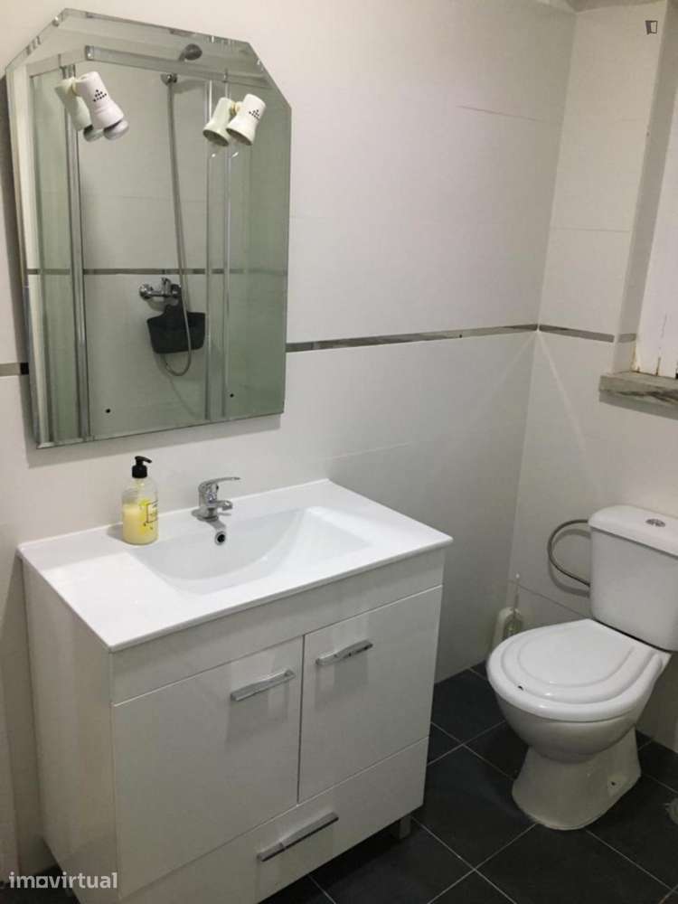 Quarto - localizado em Ajuda Lisbon - Grande imagem: 4/10