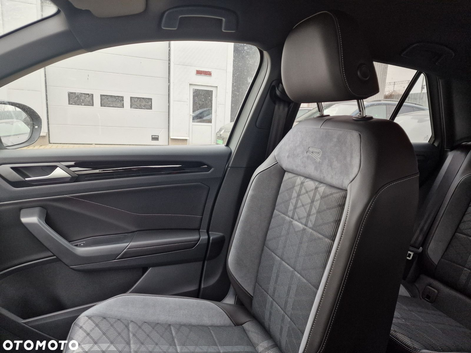 Volkswagen T-Roc 1.5 TSI R-Line DSG - 23