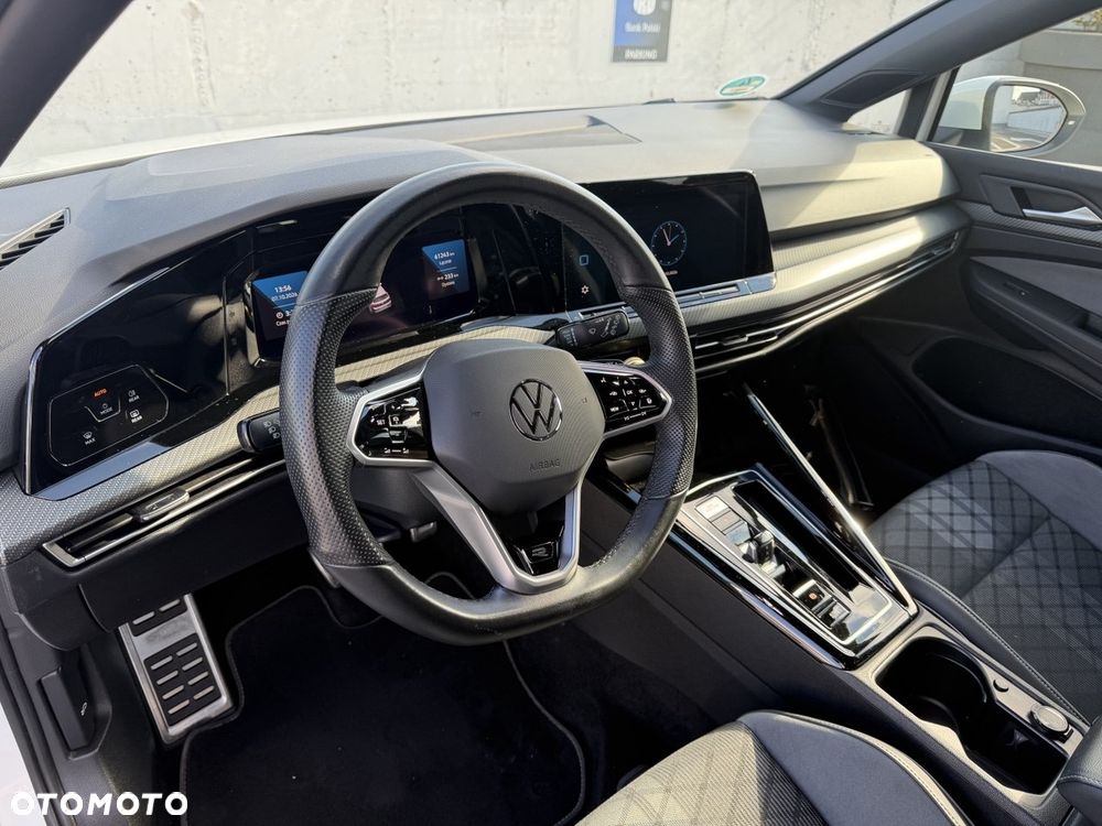 Volkswagen Golf - 10