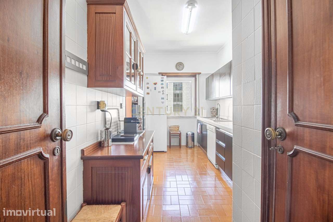 Apartamento T4 com vista sobre o rio Tejo no Restelo - Grande imagem: 5/30