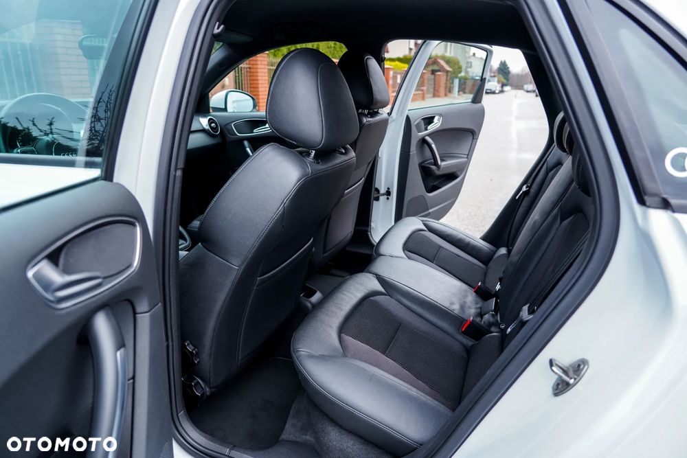 Audi A1 Sportback 1.4 TFSI S tronic S line Sportpaket - 7