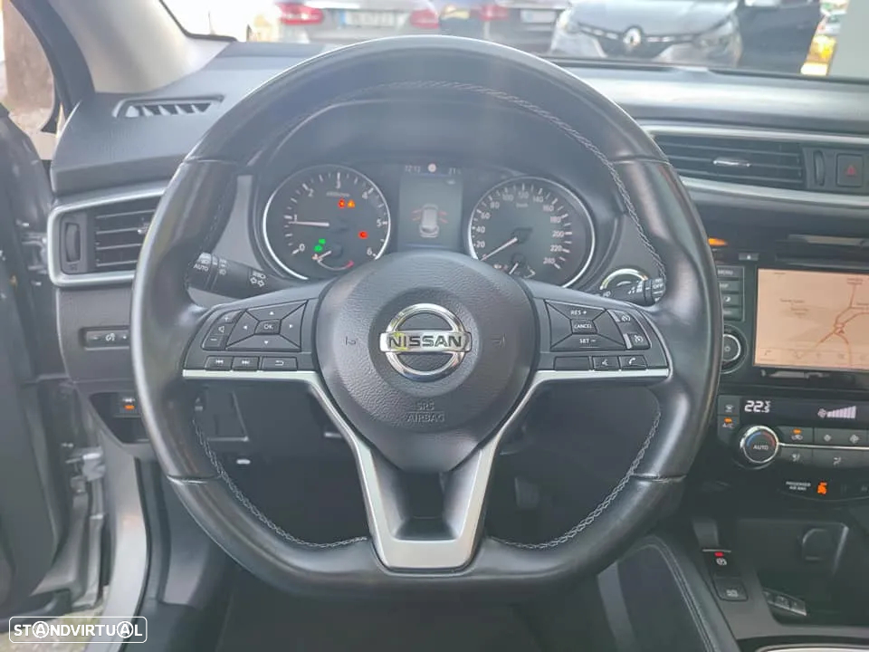 Nissan Qashqai 1.5 dCi N-Connecta J18+Led - 13
