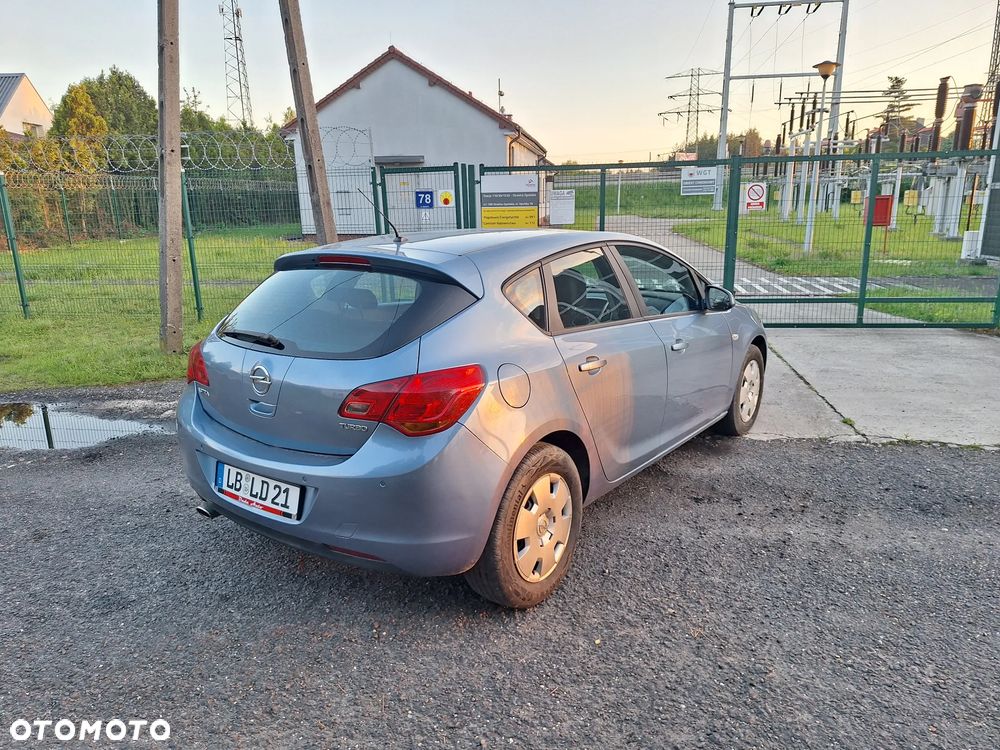 Opel Astra 1.4 Turbo - 4