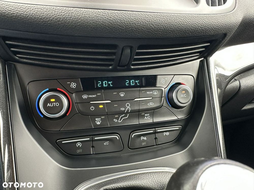 Ford Kuga 1.5 EcoBoost 2x4 ST-Line - 24