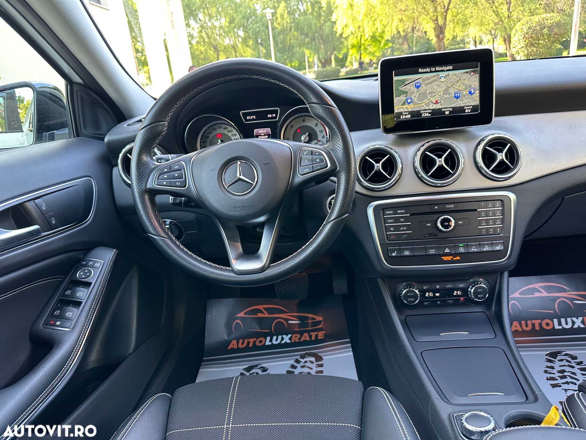 Mercedes-Benz GLA - 28