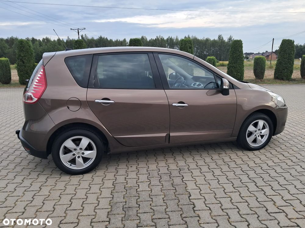 Renault Scenic 1.6 16V Luxe Privilege - 5