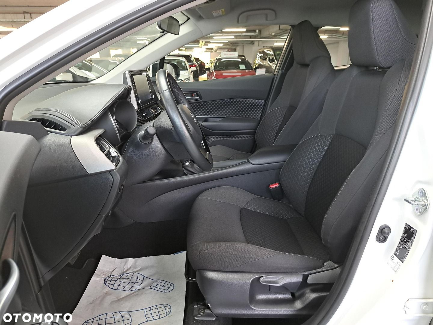Toyota C-HR - 7